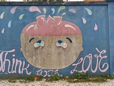 Think with love — Street art à Lisboa