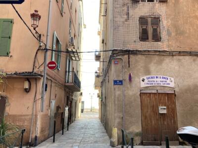 BTA_07, Space Invader de la rue des Zéphyrs — Street art de Invader à Bastia