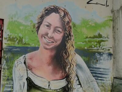 Portrait au bord de la rivière, par Camilo — Street art de Camilo à Lisboa