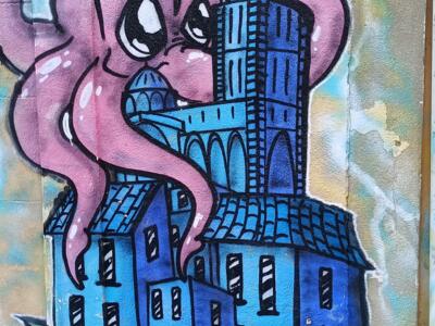 Pieuvre rose enlaçant Notre-Dame de la Garde — Street art à Marseille