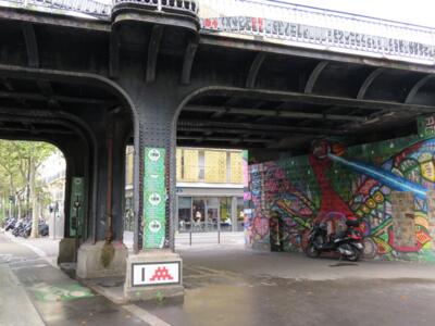 PA_823, Space Invader de l'avenue Jean Jaurès — Street art de Invader à Paris