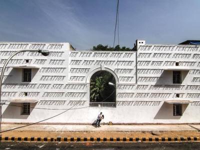 Time Changes Everything — Street art by Daku in Delhi