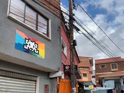 POTI_30, Space Invader de Calle La Paz — Street art de Invader à Potosí