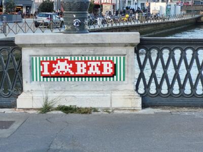 BAB_31, Space Invader du pont Pannecau — Street art de Invader à Bayonne