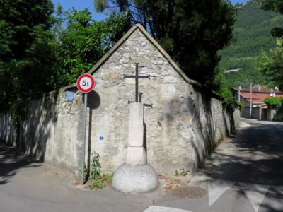 GRN_54, Space Invader on Chemin Jacquier — Street art by Invader in Grenoble