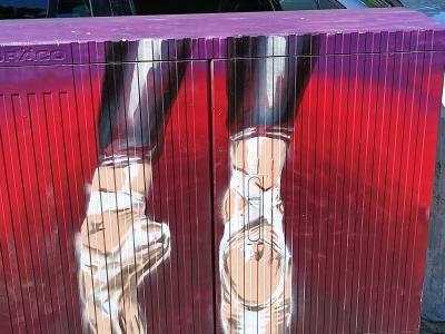 Ballet Pointes on a Power Box — Street art in Berlin