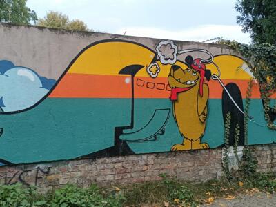 Muttley the aviator and pop aeroplane — Street art in Düsseldorf