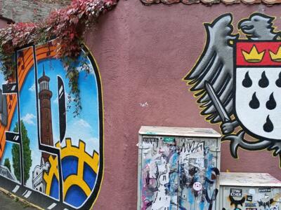 Cologne coat of arms and Ehrenfeld lettering — Street art in Köln