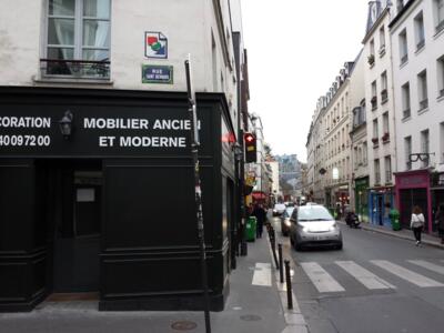 PA_886, Space Invader on Rue Saint-Bernard — Street art by Invader in Paris