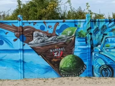 Cuban Cocktail, Trumpeter and Convertible — Street art in Reims
