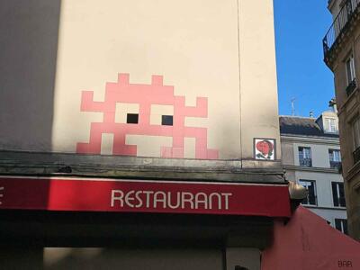 PA_1504, Space Invader on 22 Rue des Lombards — Street art by Invader in Paris