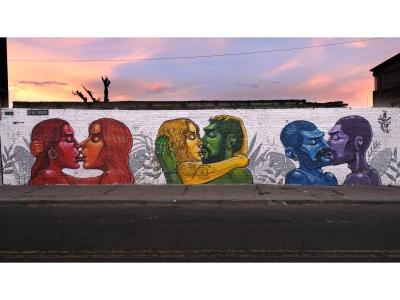 Love Has No Gender — Street art by Apitatán in Quito