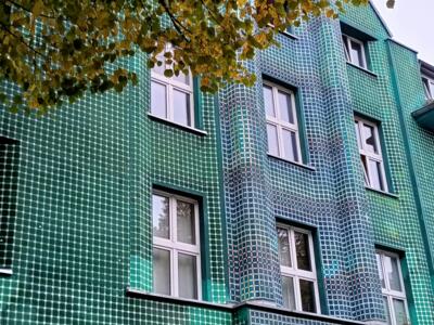 Raster #1, la trame verte de Ben Mathis — Street art de Ben Mathis à Düsseldorf