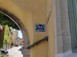 VSB_02, Space Invader on Donners Plats 1 — Street art by Invader in Visby