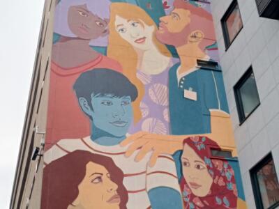 Entre Aide, hommage aux soignants — Street art de Collectif 7e Gauche à Bruxelles