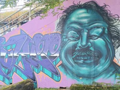 Turquoise face and purple wildstyle — Street art in Nantes