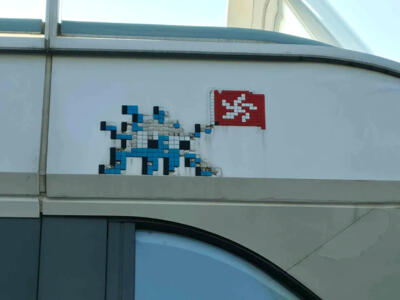 HK_107, Space Invader de Tsim Sha Tsui — Street art de Invader à Hong Kong