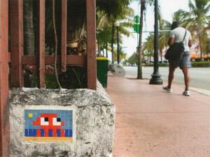 MIA_30, Space Invader de Washington Avenue — Street art de Invader à Miami Beach