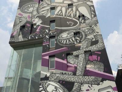 Monstre dans la nuit — Street art de Darbotz à Jakarta