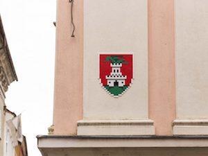 LJU_34, Space Invader de Stari trg 2 — Street art de Invader à Ljubljana