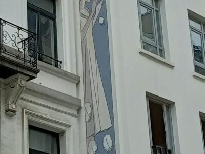 Fée Art nouveau aux coquillages — Street art à Bruxelles