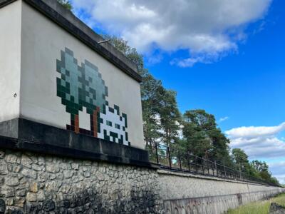 FTBL_39, Space Invader de la D58 — Street art de Invader à Fontainebleau