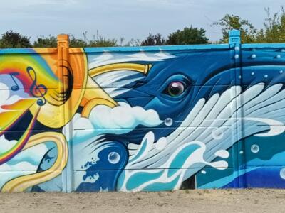 Humpback Whale and Treble Clef — Street art in Reims