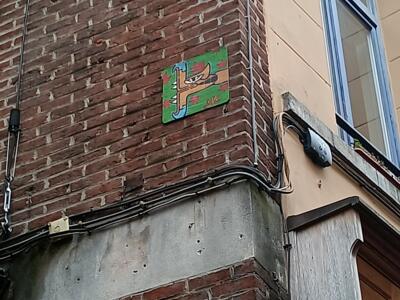 Chat roux peint sur panneau de bois — Street art de Oré à Bruxelles