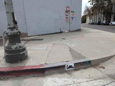 LA_36, Space Invader de Wilshire Blvd — Street art de Invader à Los Angeles