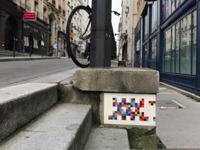 PA_487, Space Invader on Rue Monsieur le Prince — Street art by Invader in Paris