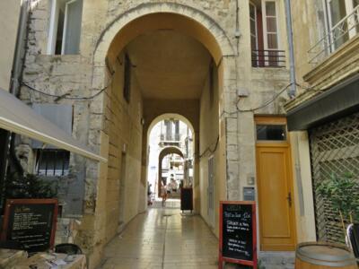 AVI_28, Space Invader on Rue Bernheim Lyon — Street art by Invader in Avignon