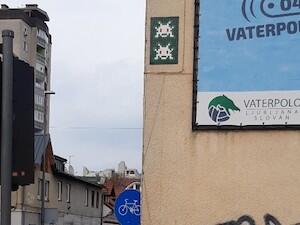 LJU_21, Space Invader on Zaloška cesta 16 — Street art by Invader in Ljubljana