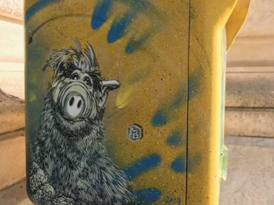 Alf et Gizmo à la gare de Bayonne, par C215 — Street art de C215 à Bayonne