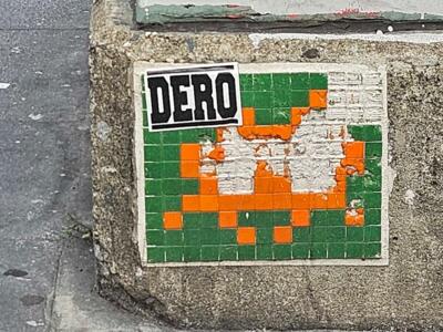 BGK_34, Space Invader de Soi Sukhumvit 19 — Street art de Invader à Bangkok