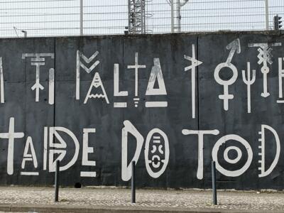 Sem ti falta-me a outra metade do todo — Street art à Lisboa