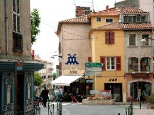 CAZ_22, Space Invader on Rue Jean Jaurès — Street art by Invader in Fréjus