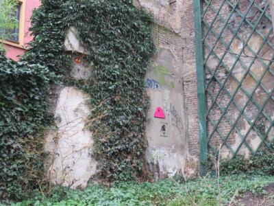LIL_01, Space Invader de la rue de Gand — Street art de Invader à Lille