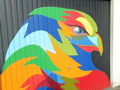 Colour-blocked eagle head — Street art in Erkrath