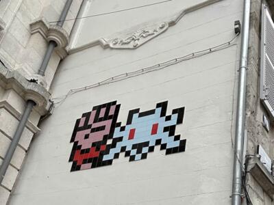 BAB_18, Space Invader on Place Louis Pasteur — Street art by Invader in Bayonne
