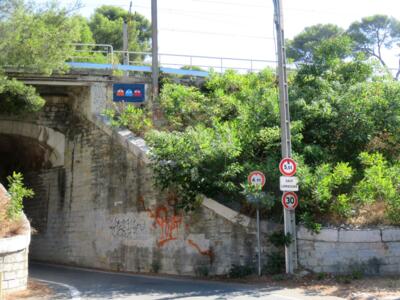 LCT_05, Space Invader on Chemin Sainte-Brigitte — Street art by Invader in La Ciotat