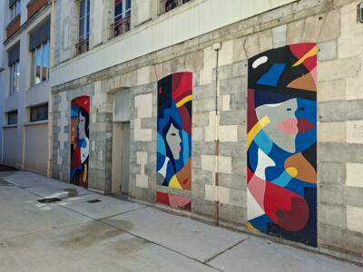 Courtly Ladies — Street art by Taroe in Bayonne