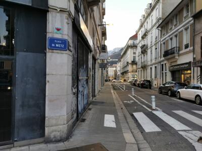 GRN_27, Space Invader de la place de Metz — Street art de Invader à Grenoble