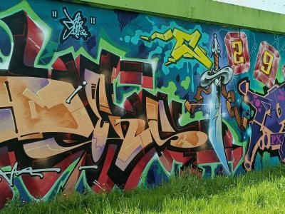 Lettrage caramel à la dague — Street art à Sainte-Luce-sur-Loire