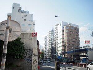TK_135, Space Invader de la rue Meiji — Street art de Invader à Tokyo