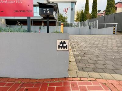 PRT_22, Space Invader de Broadway — Street art de Invader à Perth