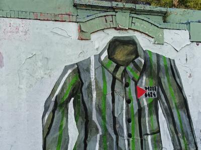 Deportee Jacket, Memory of the Camps — Street art in Nantes