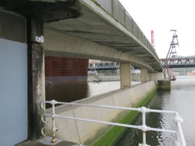 BBO_40, Space Invader on Muelle Ramón de la Sota y Llano — Street art by Invader in Bilbao