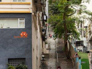 HK_96, Space Invader de Po Hing Fong Sheung Wan — Street art de Invader à Hong Kong