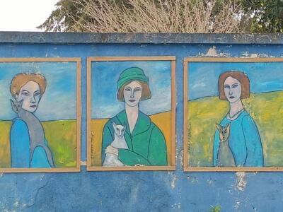 Three women and their foxes — Street art in Lisboa