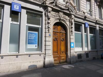 LY_20, Space Invader on 3 Rue du Président Édouard Herriot — Street art by Invader in Lyon